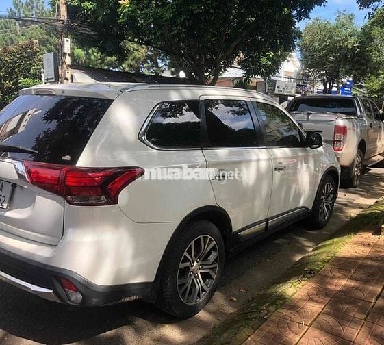 Cần bán Outlander 2019 - CVT xe gia đình