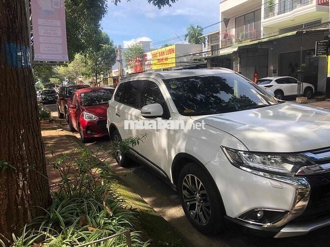 Cần bán Outlander 2019 - CVT xe gia đình