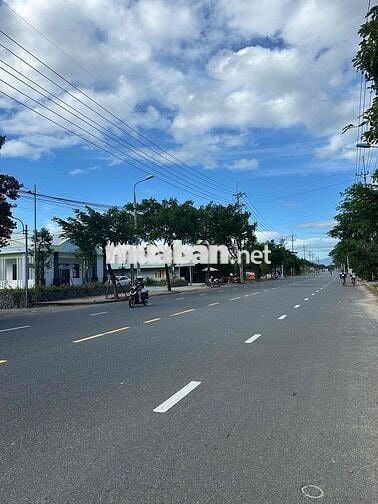 Mt Mai Đăng Chơn , sát làng đại học và dự án bệnh viênn quốc tế .