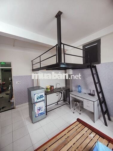 Phòng gác đẹp cửa sổ trời rộng ban công gần BV Chợ rẫy, đầm sen nước