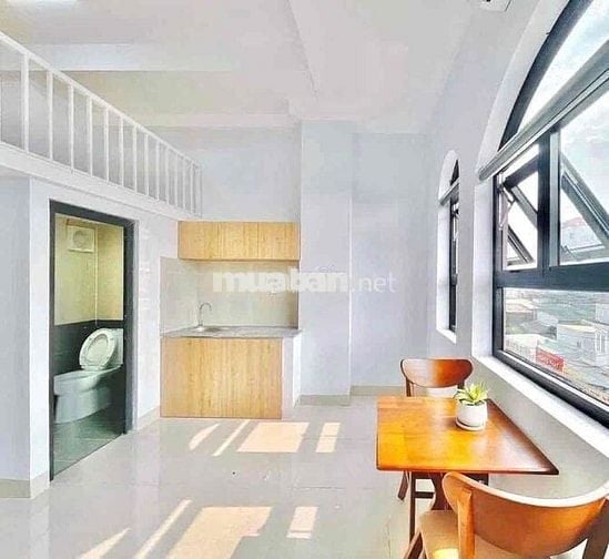 CHO THUÊ DUPLEX CỬA SỔ TRỜI FULL NỘI THẤT NGAY NGÃ TƯ 4 XÃ