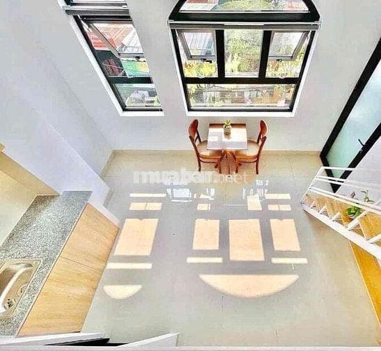 CHO THUÊ DUPLEX CỬA SỔ TRỜI FULL NỘI THẤT NGAY NGÃ TƯ 4 XÃ