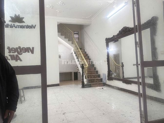 Cho thuê nhà nguyên căn 3 tầng riêng biệt ngõ 61 Đường Bưởi