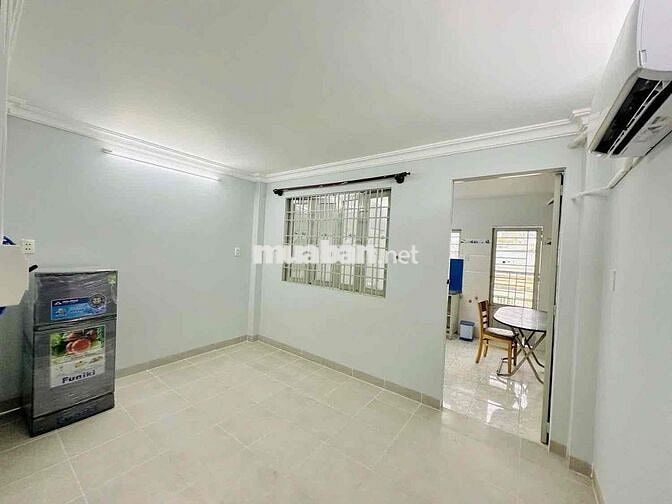 Phòng 1 Phòng Ngủ Ban Công Tách Bếp Full Nội Thất Ngay Lâm Văn Bền