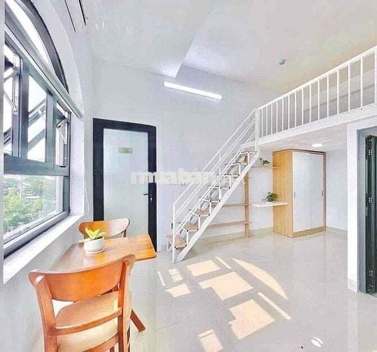 CHO THUÊ DUPLEX CỬA SỔ TRỜI FULL NỘI THẤT NGAY NGÃ TƯ 4 XÃ