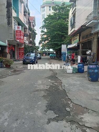 Phòng trệt, đẹp, Ngay cổng KCN Sóng thần 1