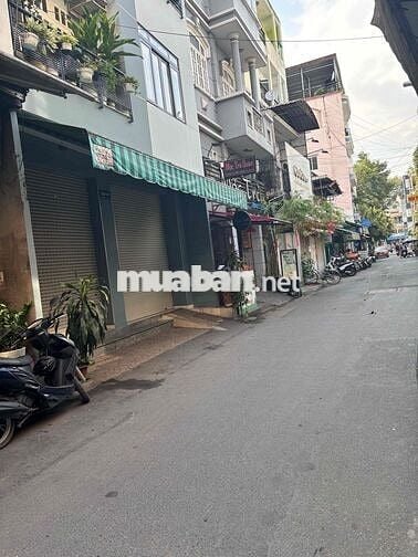 Cho thuê nhà Ngay Hẻm 214 Nguyễn Trãi P.Nguyễn Cư Trinh Q1 5x7m 4T 3PN