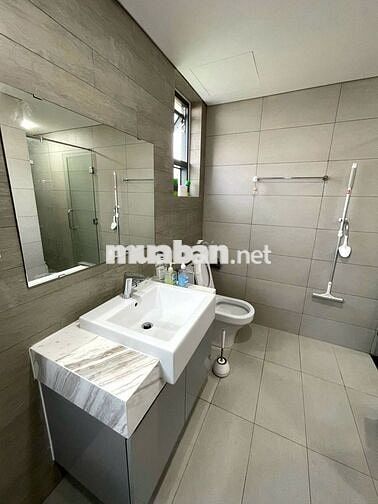 Cho thuê Emerald 2PN 71m², 13.5Tr, Full NT, View CV, Sát Aeon