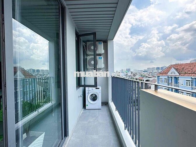 1PN BAN CÔNG LỚN SÁT LOTTE MART Q7. GẦN Q1, Q4 TRUNG TÂM TP HCM