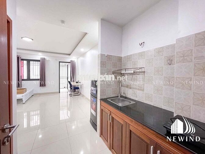STUDIO 50m2 BAN CÔNG LỚN ĐẦY ĐỦ NỘI THẤT CAO CẤP NGAY TRUNG TÂM QUẬN 7