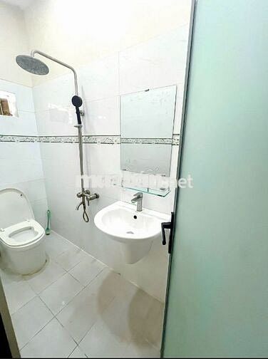 cho thuê phòng có ban công riêng