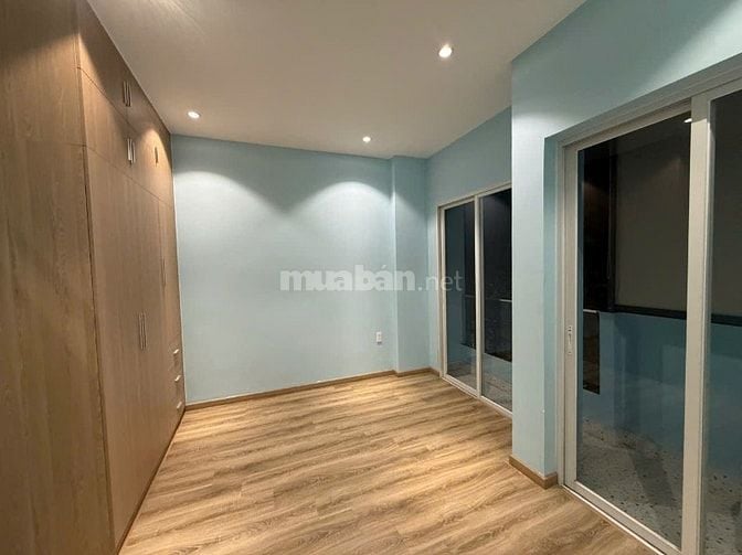 Nhà đẹp nở hậu, thoáng mát, khu dân cư yên tĩnh không ngập nước