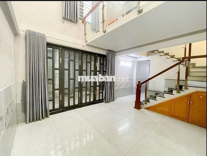 cho thuê phòng có ban công riêng