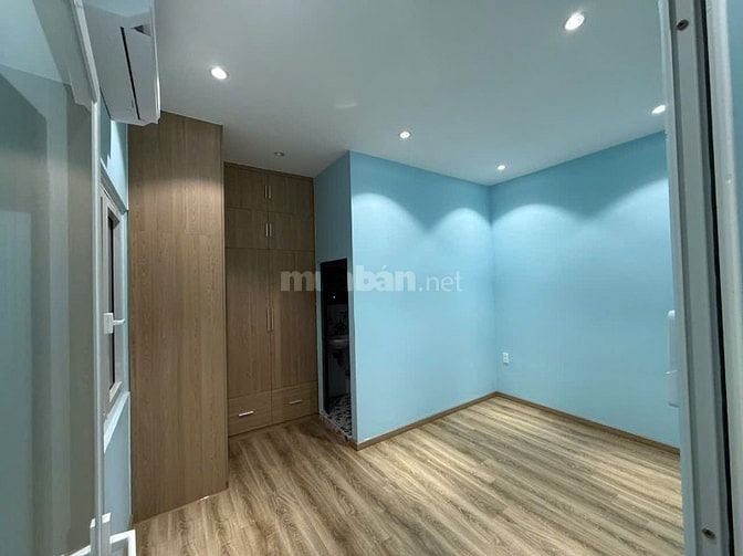 Nhà đẹp nở hậu, thoáng mát, khu dân cư yên tĩnh không ngập nước