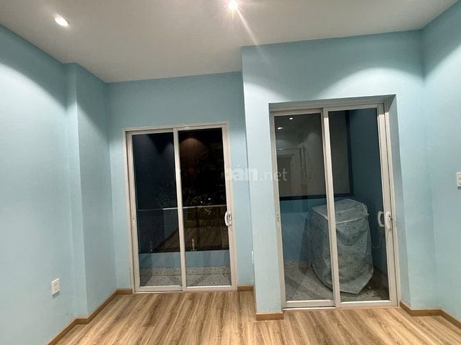 Nhà đẹp nở hậu, thoáng mát, khu dân cư yên tĩnh không ngập nước