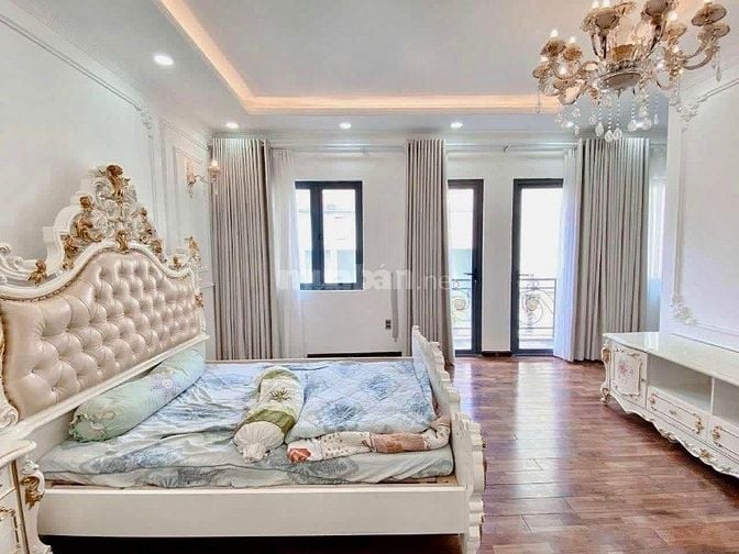 Cần bán gấp nhà Lê Văn Lương. Tân Phong. Quận 7. Giá 2 tỷ 990.