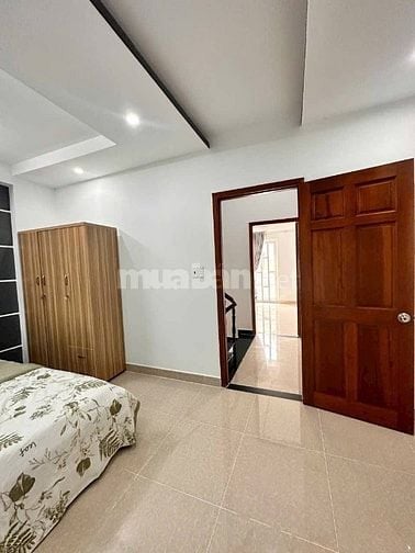 Cần bán gấp nhà Lê Văn Lương. Tân Phong. Quận 7. Giá 2 tỷ 990.