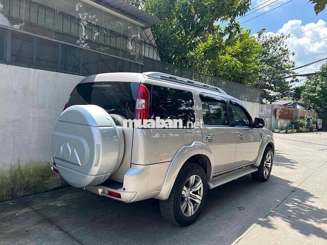 Ford Everest LIMITED 2.5L máy dầu số tự động 2011