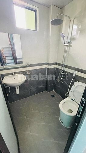 Bán nhà phố Lĩnh Nam, 30m2, xây 4 tầng, MT 4m, có giấy tờ đóng thuế.