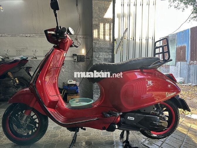 Bán Vespa Sprint đỏ Cherry chính chủ biển TPHCM