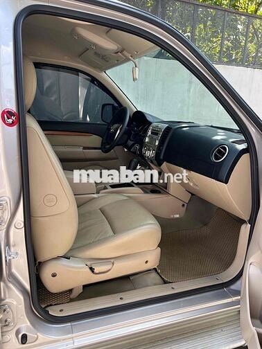 Ford Everest LIMITED 2.5L máy dầu số tự động 2011