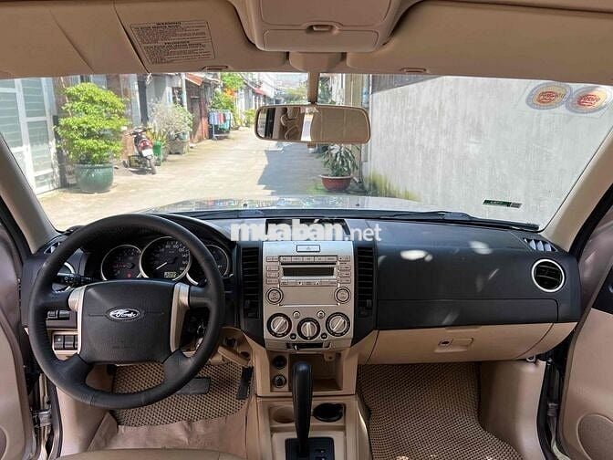 Ford Everest LIMITED 2.5L máy dầu số tự động 2011