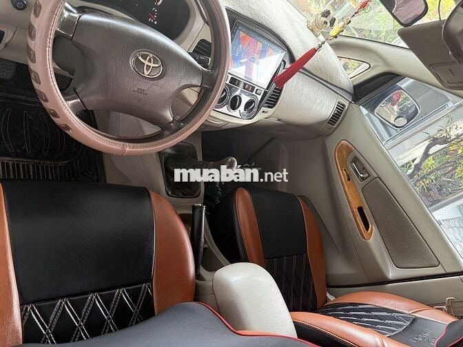 Toyota Innova 2011 G - 200000 km