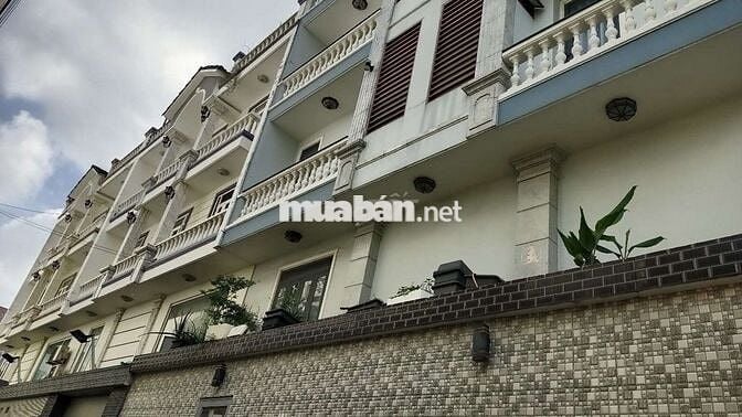 Gần ST Emart 2, Nhà 4 Tầng Xe Hơi Ngủ Trong Nhà 6 Phòng, Ngang 10m