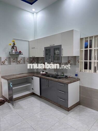 CHO THUÊ NHÀ MỚI TRỆT LẦU SÂN XE HƠI GẦN GIÁO XỨ PHƯỜNG BÌNH ANH