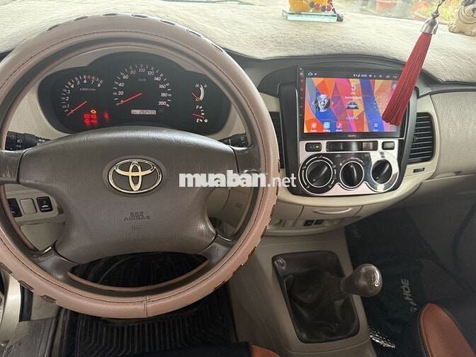 Toyota Innova 2011 G - 200000 km