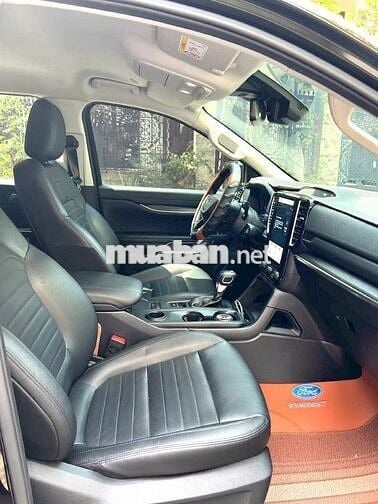 Everest Sport Đen 2023