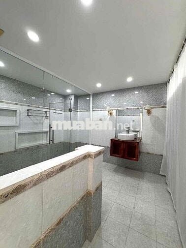 🌻CHO THUÊ NHÀ TRỆT 2 LẦU SÂN THƯỢNG FULL NỘI THẤT KDC 586