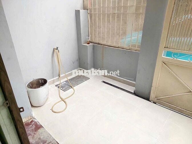 Nhà 3PN2WC ( 4.2X12 ) 2 Mặt Hẻm Xe Hơi Lạc Long Quân Tân Bình