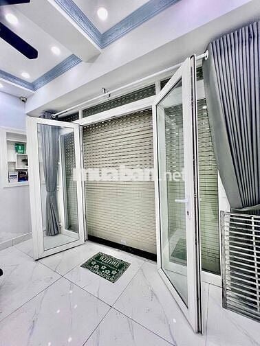 HXH 6m Thích Quảng Đức ngang 4.2m 4PN trung tâm Phú Nhuận nhà còn mới