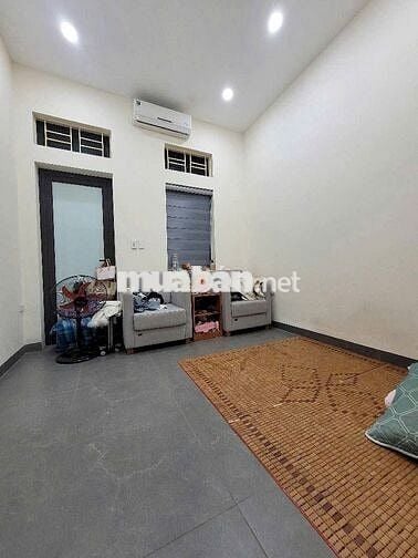 Nhà Dân Xây 45m2 x 3 Tầng Ngay Ngã Tư Thạch Bàn – Cổ Linh – Nhỉnh 7 tỷ