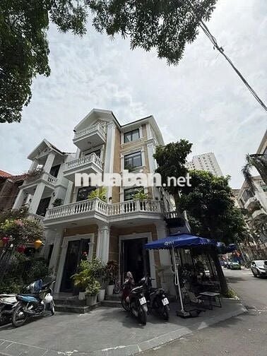 Chung cư 110m2 4 phòng ngủ Đường Bưởi Quận Ba đình