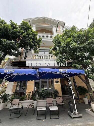 Chung cư 110m2 4 phòng ngủ Đường Bưởi Quận Ba đình