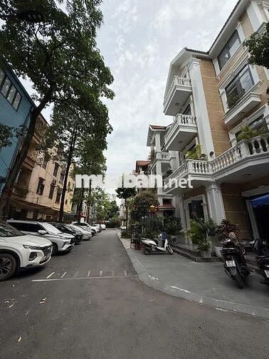 Chung cư 110m2 4 phòng ngủ Đường Bưởi Quận Ba đình