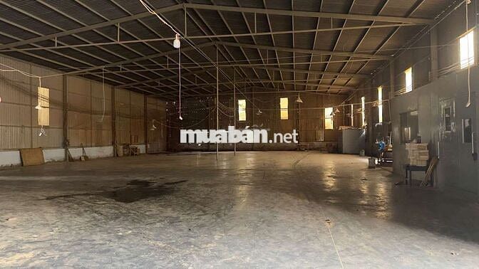Xưởng Dĩ An 1200m² đường cont điện hạ bình sx nền epoxy sẵn Văn phòng