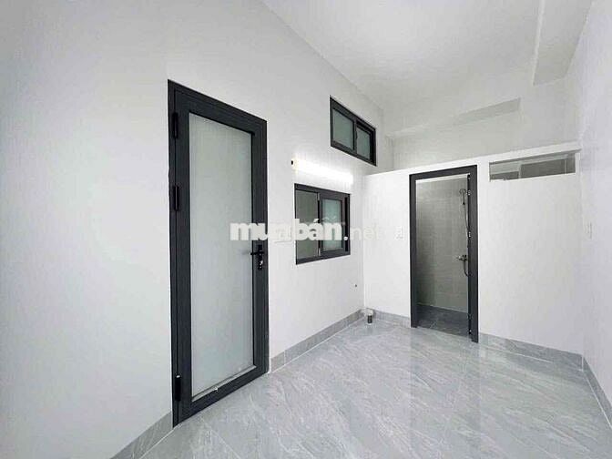 Studio Cửa sổ Ngay Nguyễn Thái Sơn