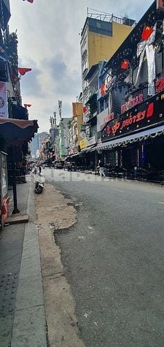 Bán Nhà Mặt Tiền Bùi Viện, Q1, 5 tầng, HĐT 208tr/tháng Giá 51tỷ