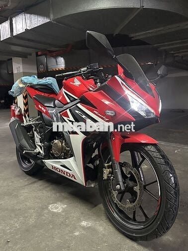 Cần bán Cbr150r đi ít mới 6400 km