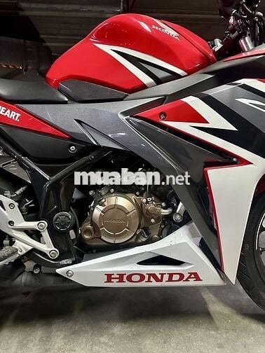 Cần bán Cbr150r đi ít mới 6400 km