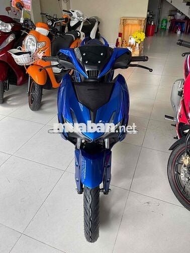 winer x . máy zin im . áo đẹp ko trầy. quá mới