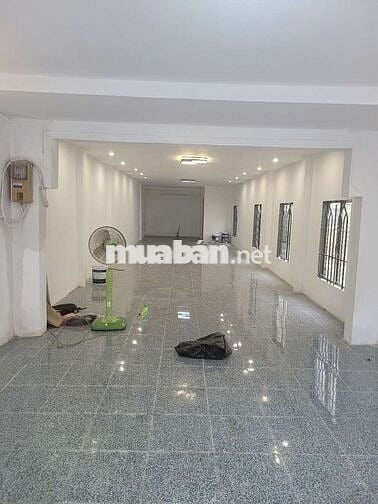 Cho thuê nhà nguyên căn 4 x 19 như hình
- Mặt tiền Huỳnh Văn Nghệ