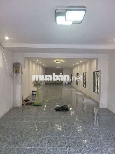 Cho thuê nhà nguyên căn 4 x 19 như hình
- Mặt tiền Huỳnh Văn Nghệ