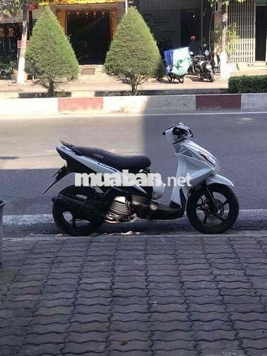 cần bán xe sạch sẽ , lấy về chỉ đổ xăng là chạy