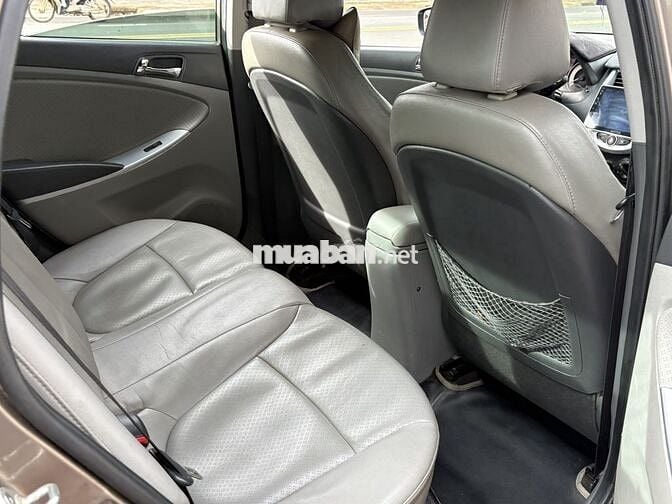 Hyundai Accent 2012 1.4 AT - 118000 km