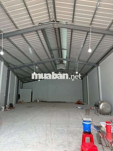 Cho thuê kho 250m2  đường xe 10 tấn dĩ an Bình Dương