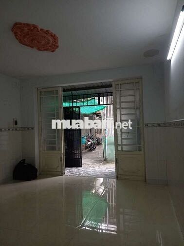 Cho thuê nhà Dt 4m×7m 1 trệt 1 lầu, gần chợ Đông Thạnh. 3,5tr/1th